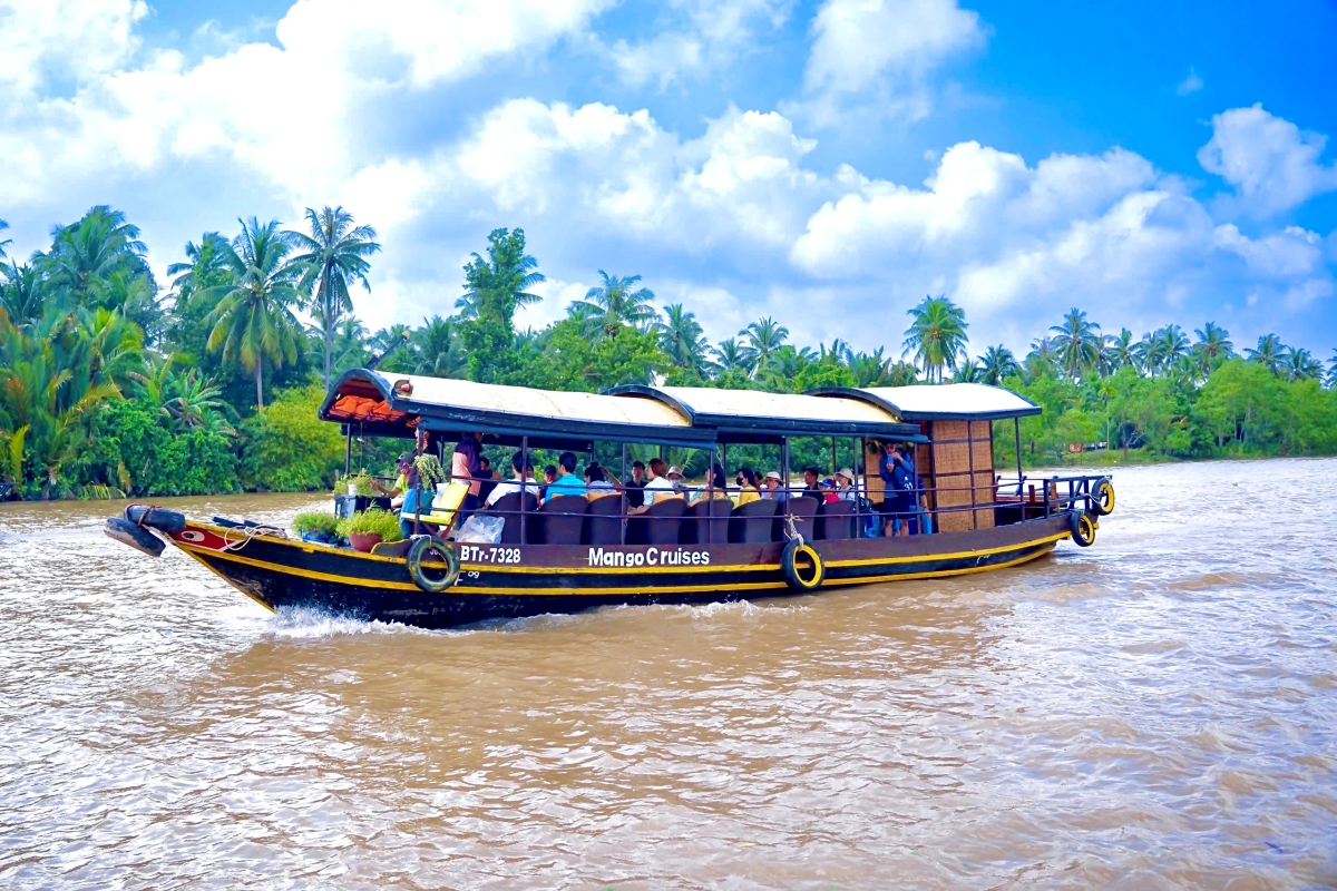 Day boat 4